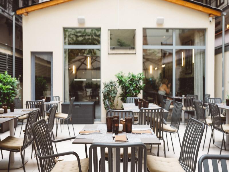 Honest Budapest by Chic&Basic image