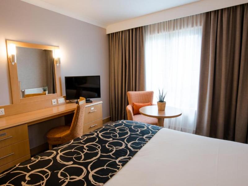 Clayton Hotel Leeds image