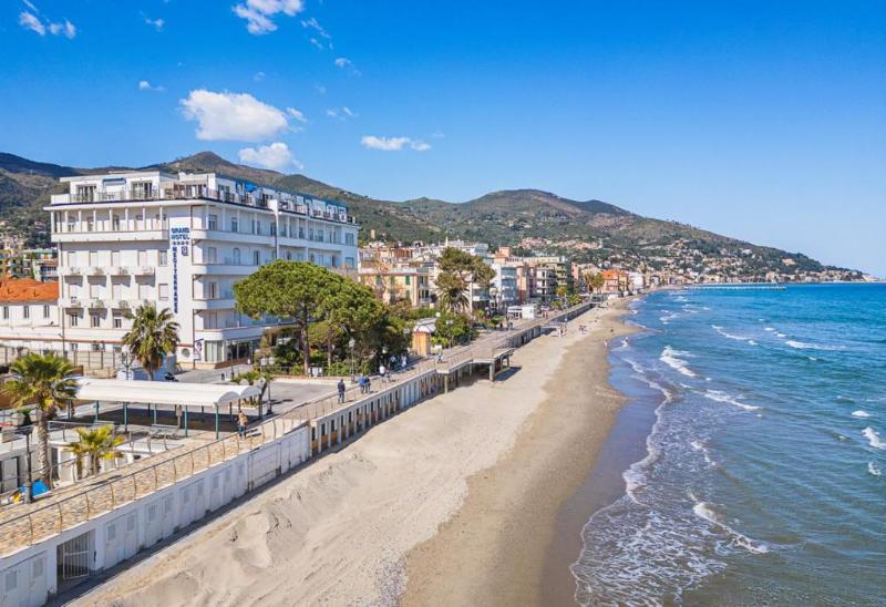Grand Hotel Mediterranee image