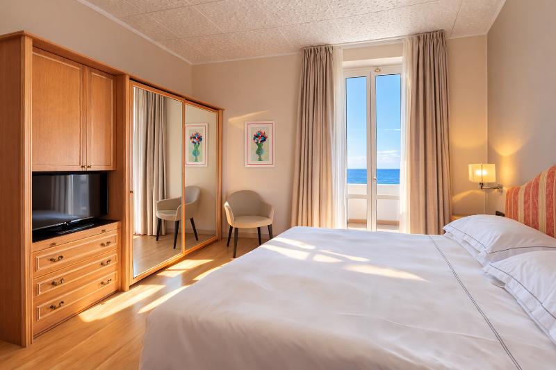 Grand Hotel Mediterranee image