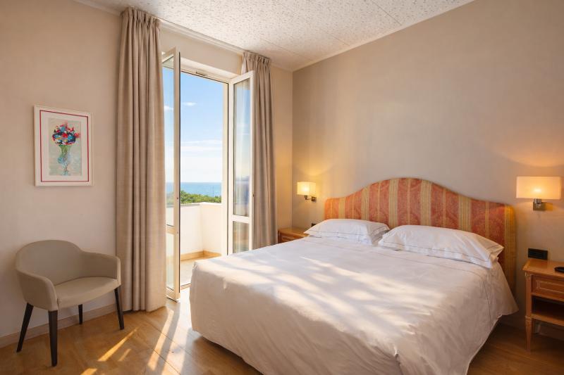 Grand Hotel Mediterranee image