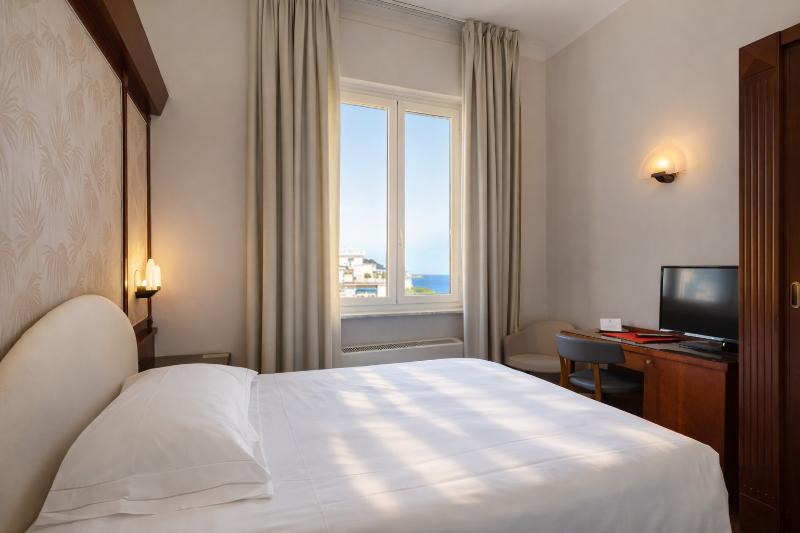 Grand Hotel Mediterranee image