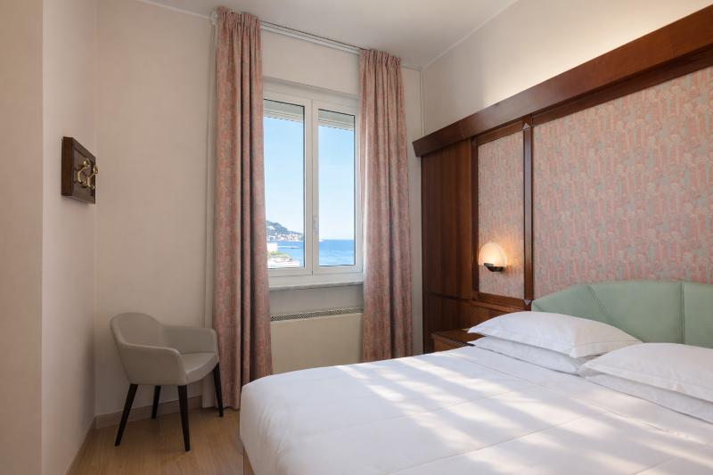 Grand Hotel Mediterranee image