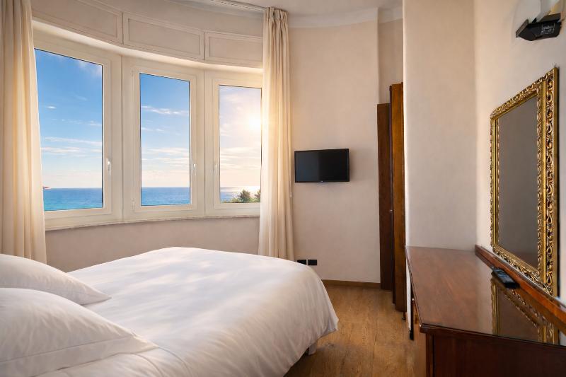 Grand Hotel Mediterranee image
