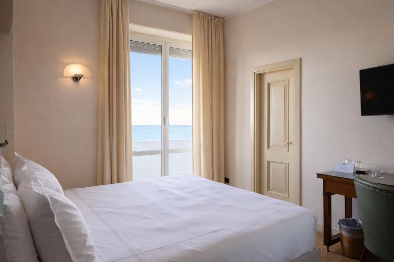 Grand Hotel Mediterranee image