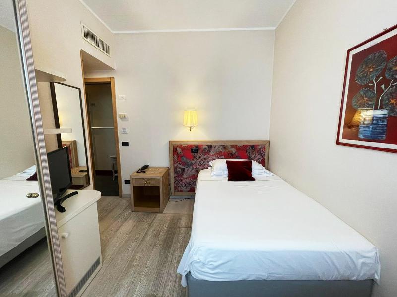 Grand Hotel Mediterranee image