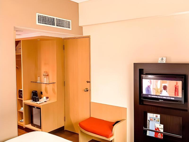 Tamarin Hotel Jakarta image