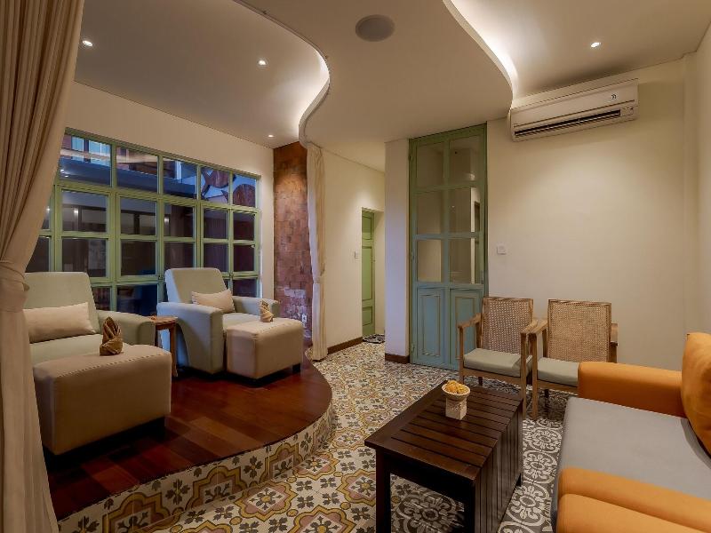 Fourteen Roses Legian Hotel image