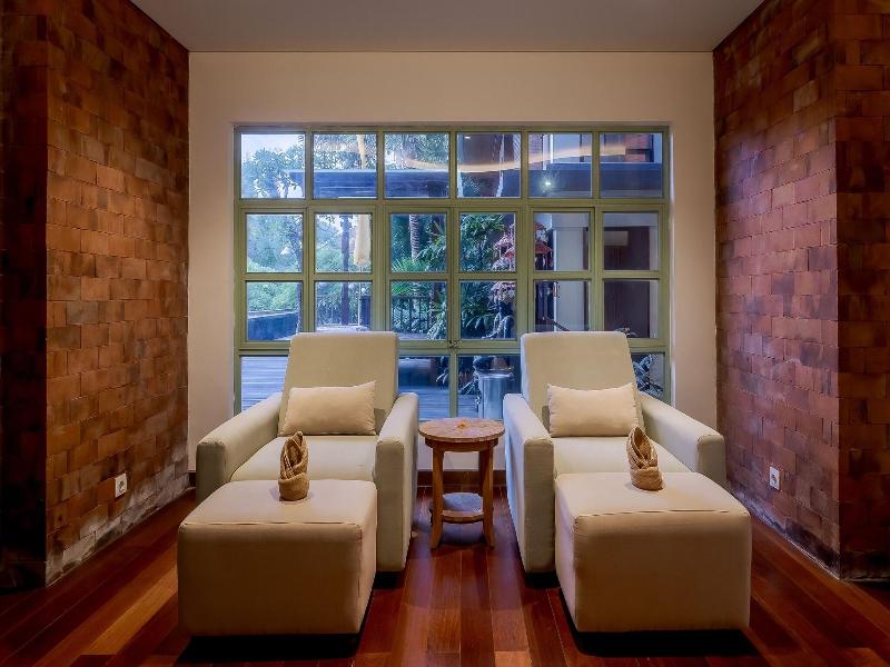 Fourteen Roses Legian Hotel image