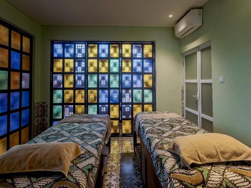 Fourteen Roses Legian Hotel image