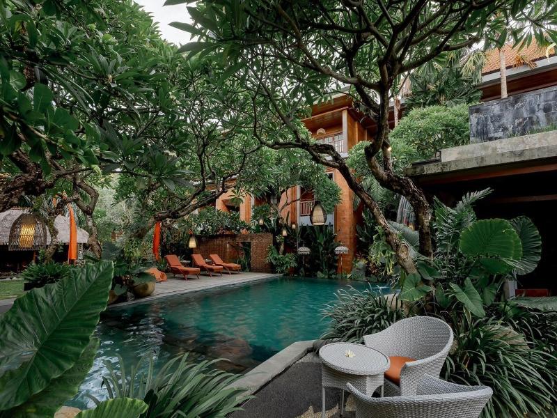 Fourteen Roses Legian Hotel image