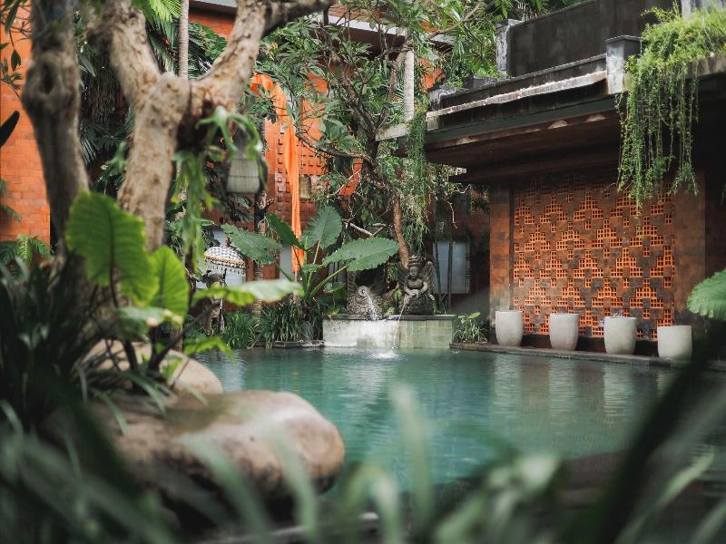 Fourteen Roses Legian Hotel image