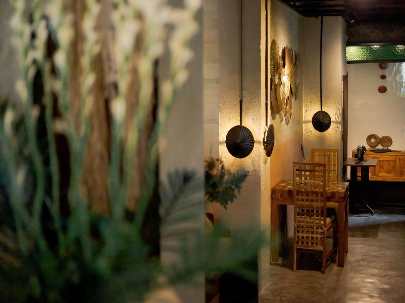 Fourteen Roses Legian Hotel image