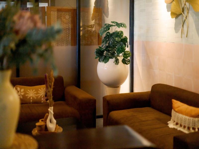 Fourteen Roses Legian Hotel image