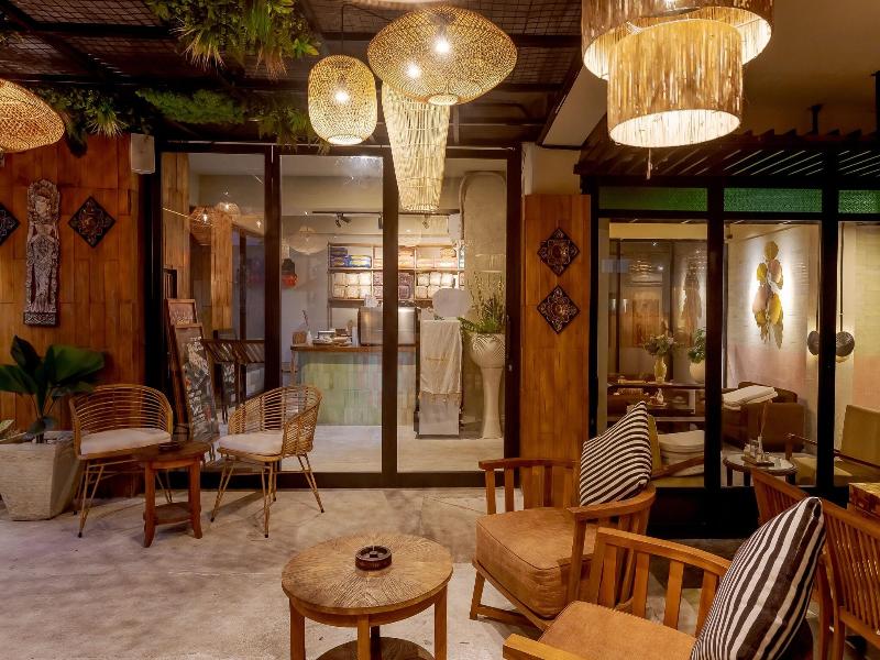 Fourteen Roses Legian Hotel image