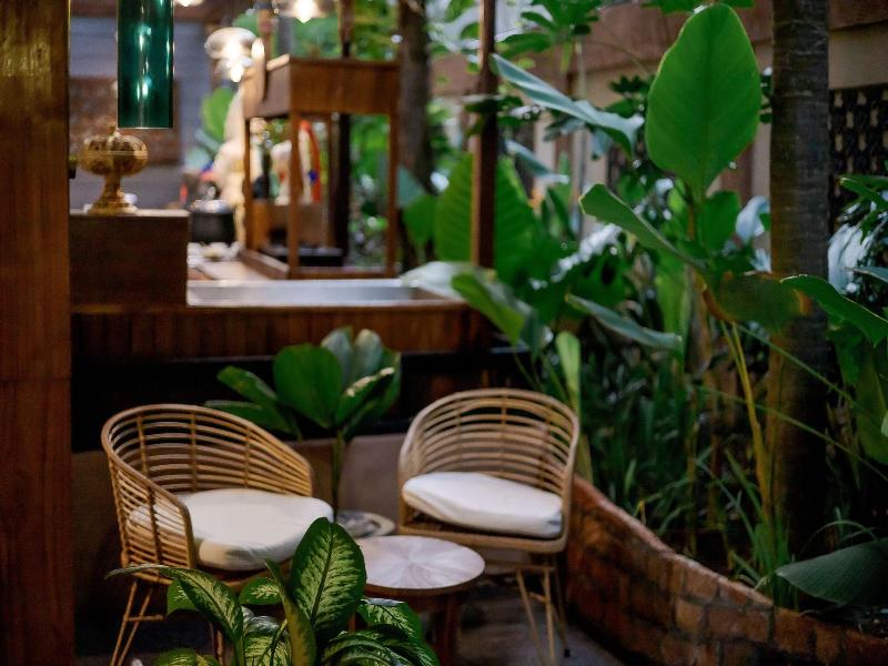 Fourteen Roses Legian Hotel image
