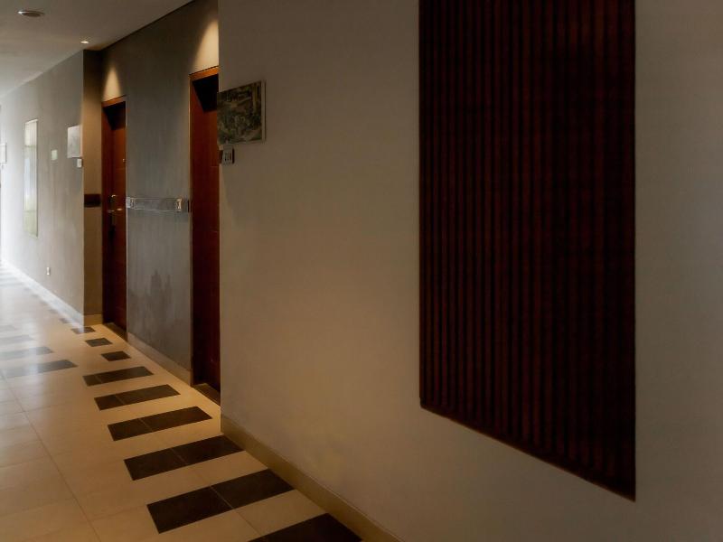 Fourteen Roses Legian Hotel image