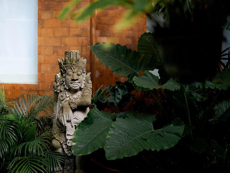 Fourteen Roses Legian Hotel image