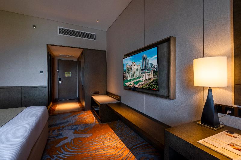 Waterfront Cebu City Hotel & Casino image