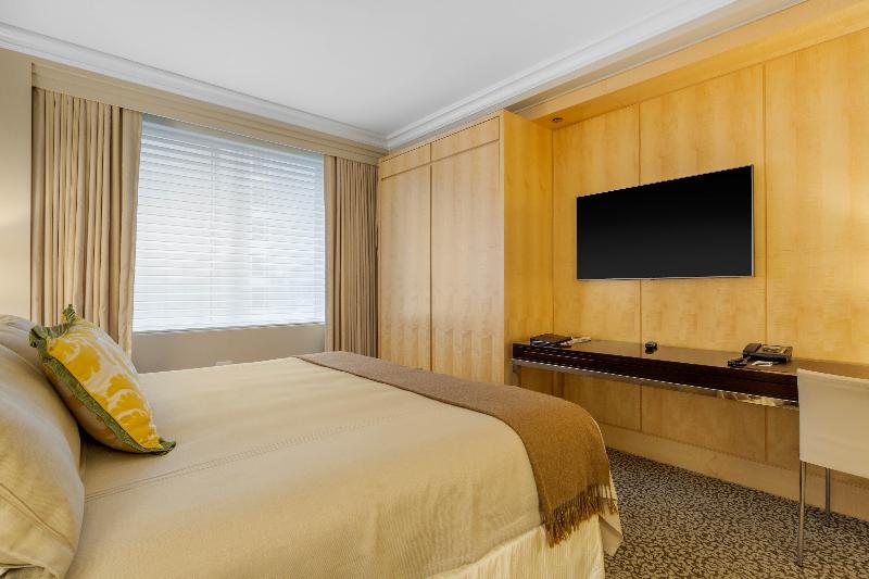 Omni Berkshire Place image