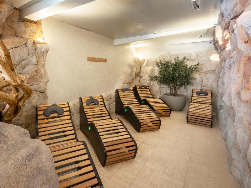 Salles Hotel Aeroport de Girona image