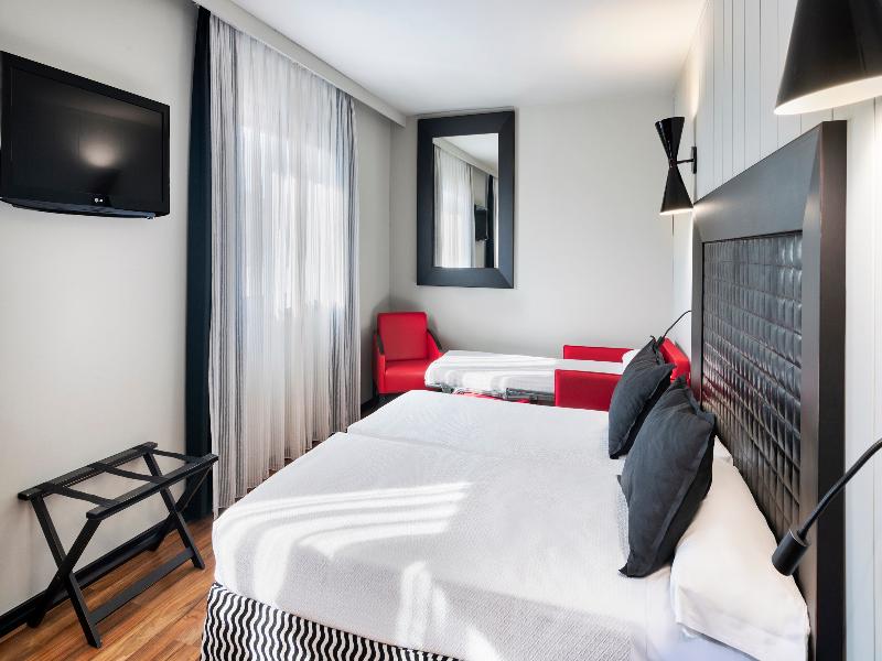 Salles Hotel Aeroport de Girona image