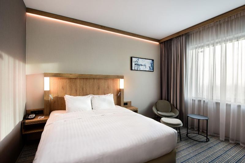 Courtyard By Marriott Warsaw Airport