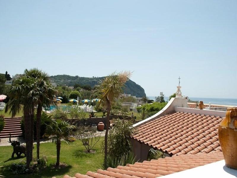 Corona Hotel image