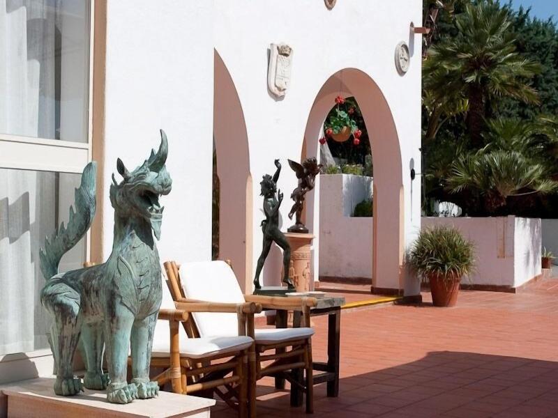Corona Hotel image
