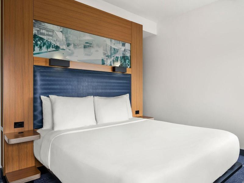Aloft Chicago O'Hare image