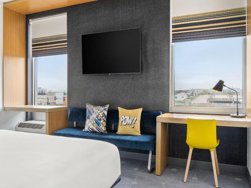 Aloft Chicago O'Hare image