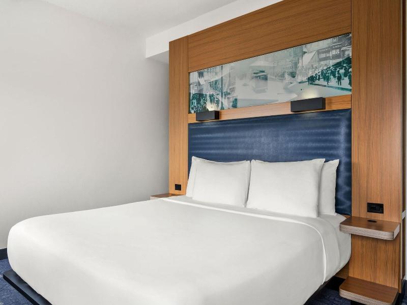 Aloft Chicago O'Hare image