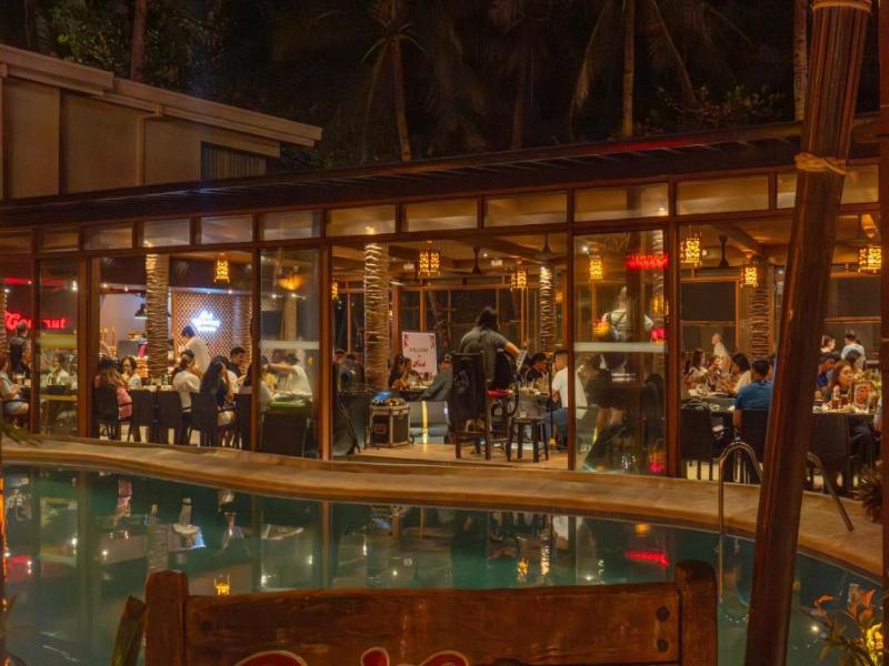Red Coconut Beach Hotel image