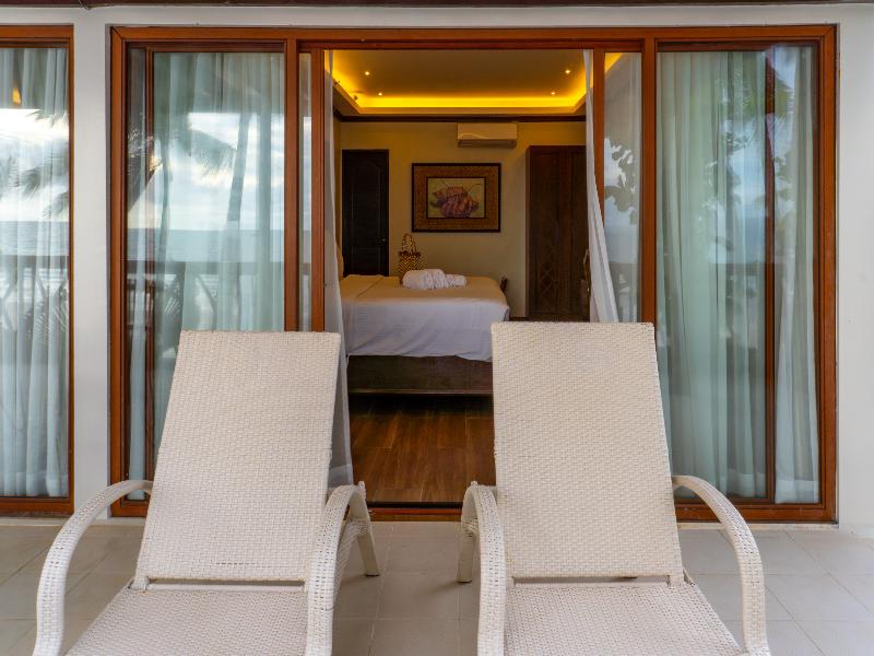Red Coconut Beach Hotel image