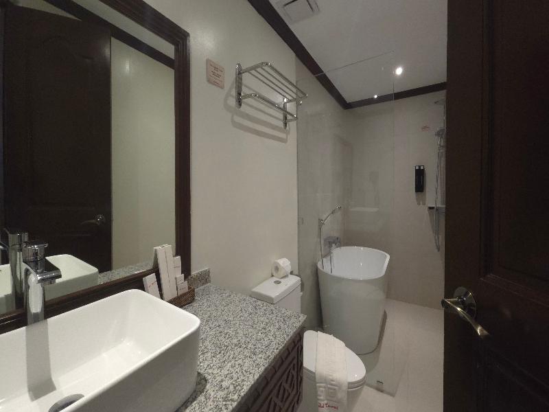 Red Coconut Beach Hotel image