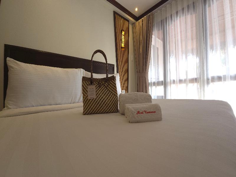Red Coconut Beach Hotel image