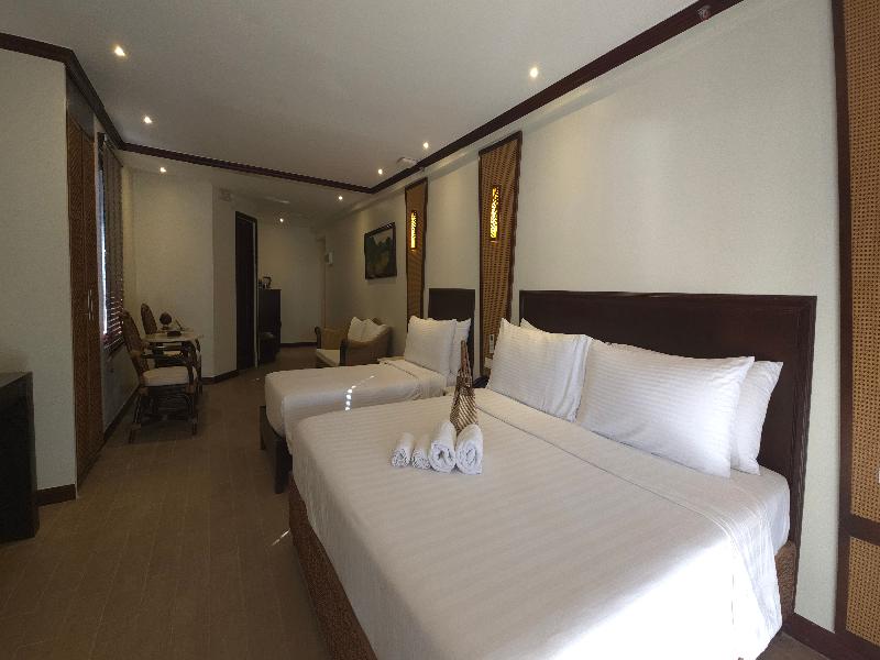 Red Coconut Beach Hotel image