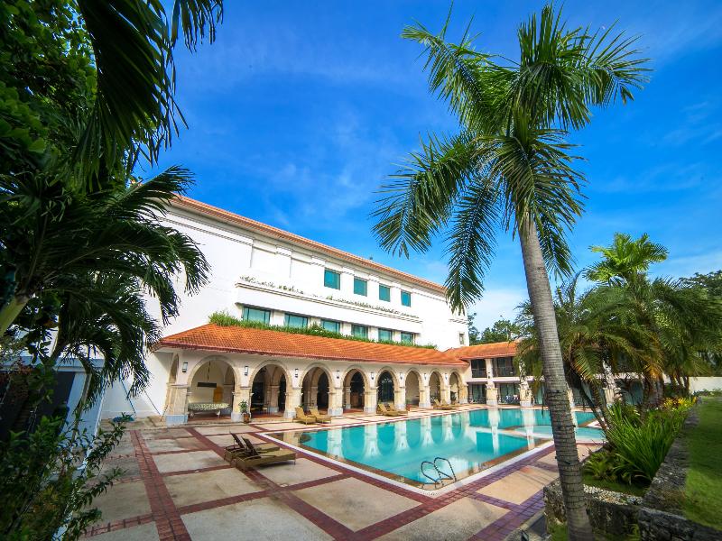 Waterfront Airport Hotel & Casino Mactan image