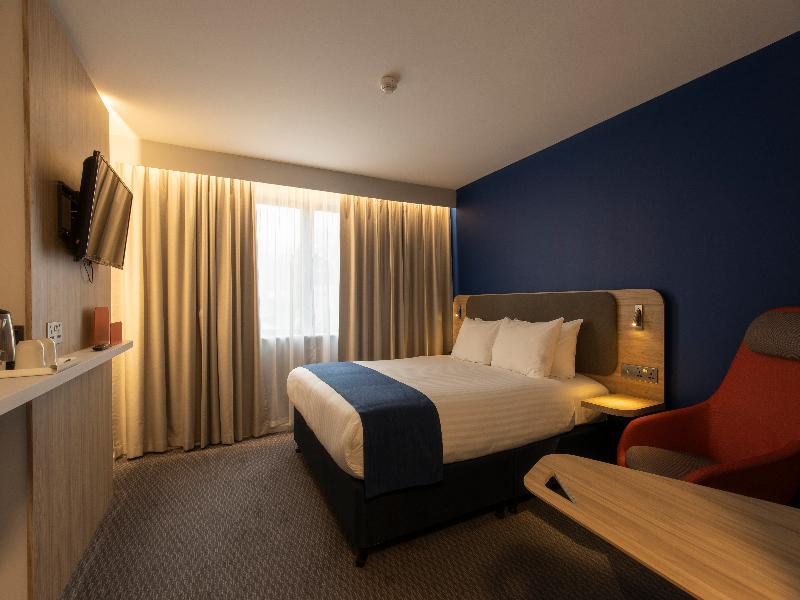 Holiday Inn Express Poole image