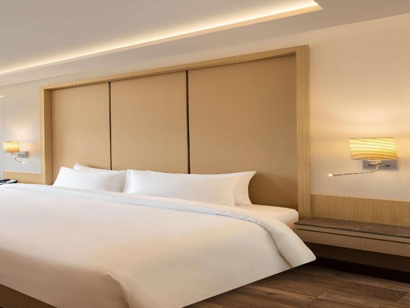 Radisson Mumbai Goregaon image