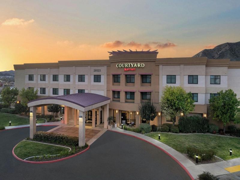 Courtyard Santa Clarita Valencia image