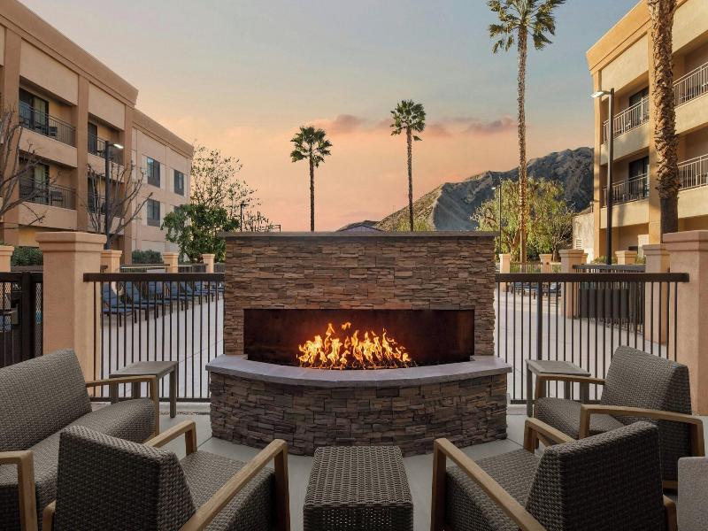 Courtyard Santa Clarita Valencia image