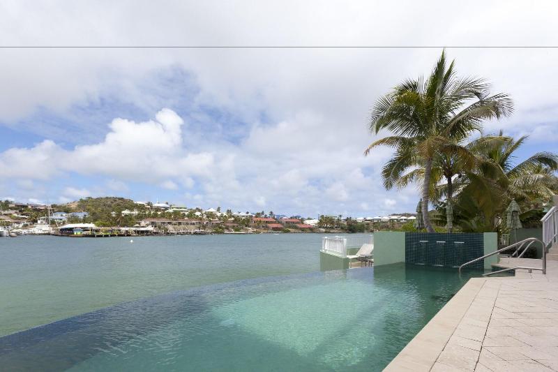 Oyster Bay Beach Resort image
