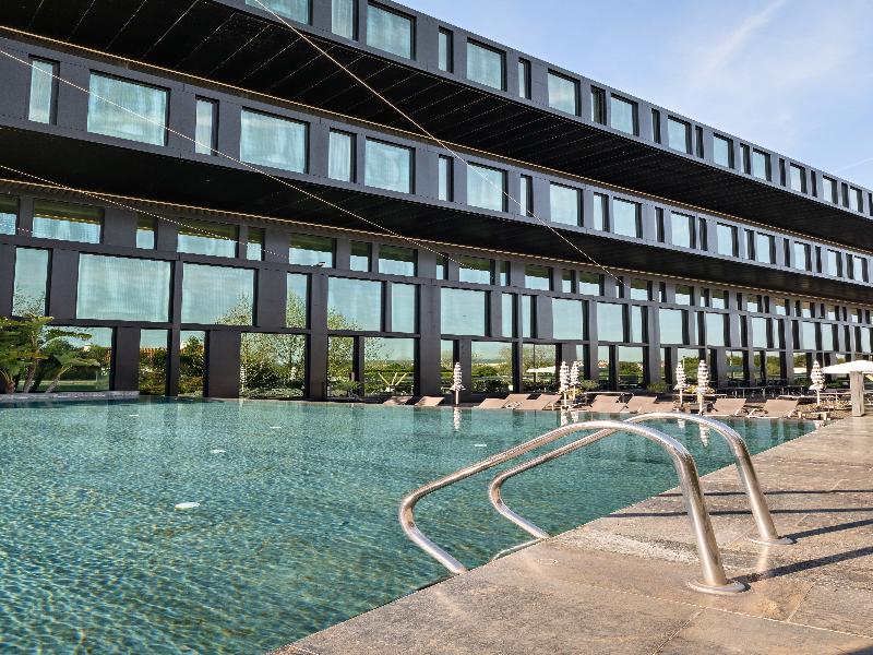 Axis Viana Business & Spa image