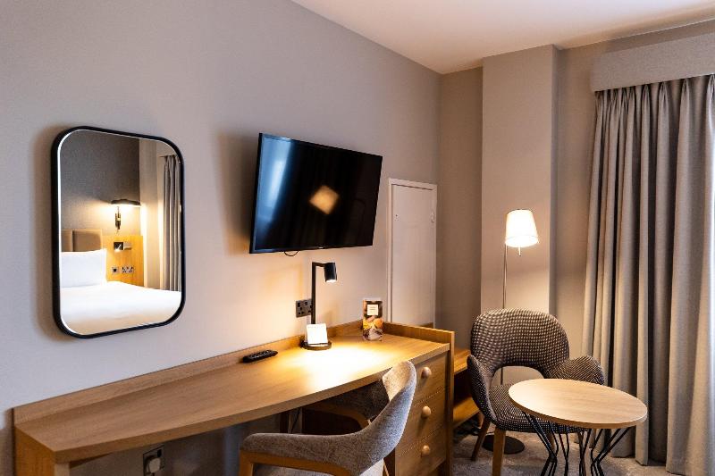 Crowne Plaza London - Gatwick Airport image
