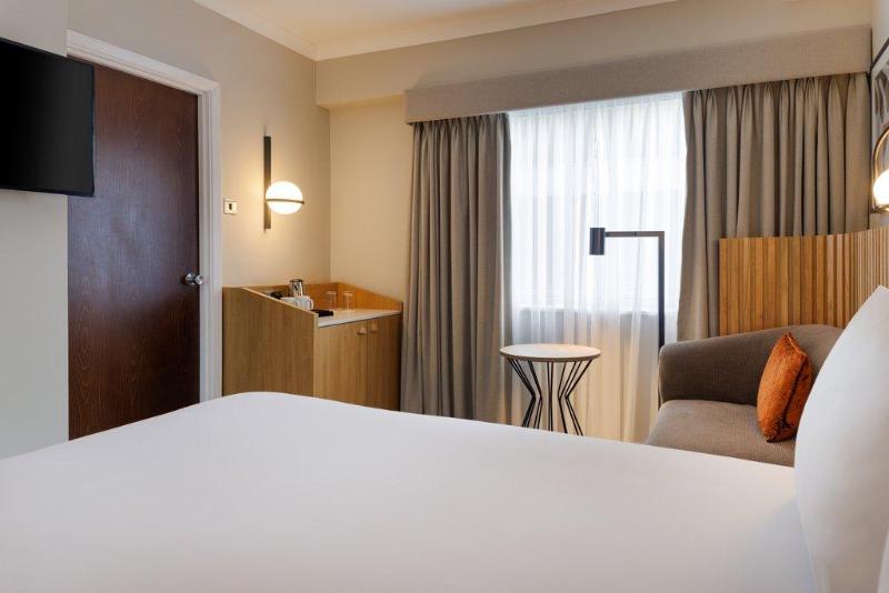 Crowne Plaza London - Gatwick Airport image
