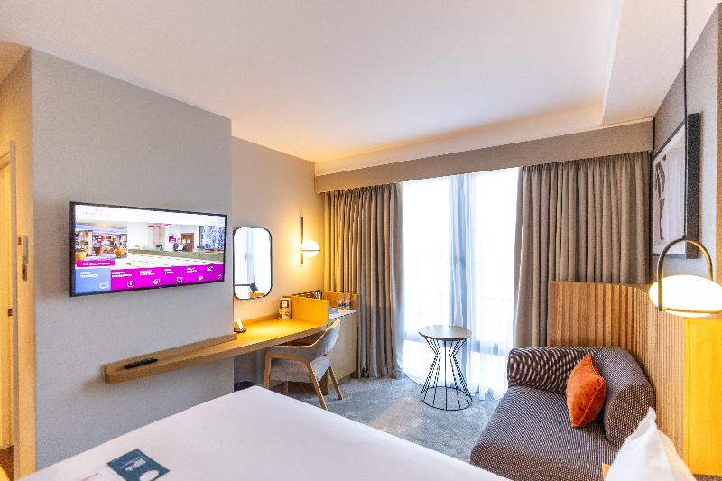 Crowne Plaza London - Gatwick Airport image