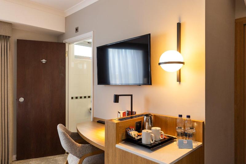 Crowne Plaza London - Gatwick Airport image
