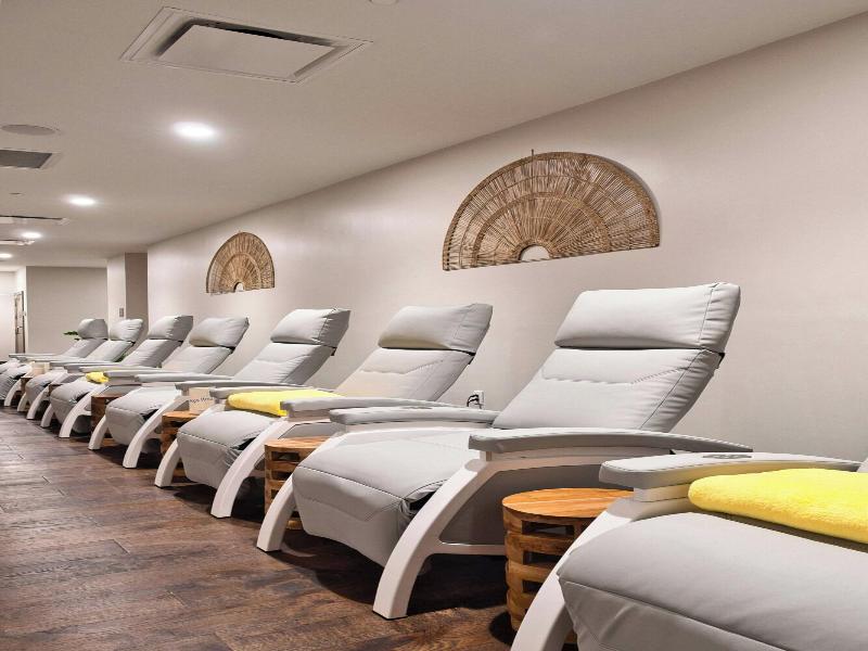 JW Marriott St. Maarten Beach Resort & Spa image
