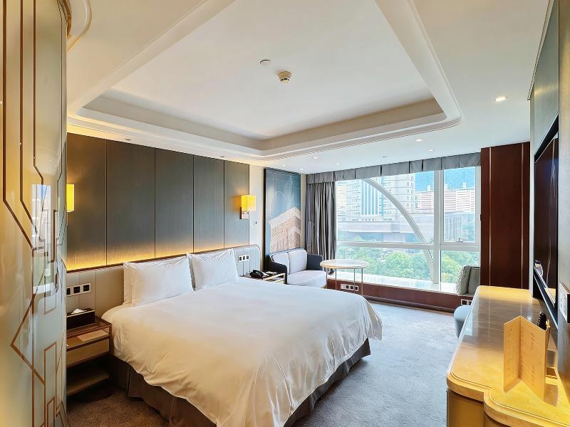 Oriental Riverside Hotel Shanghai image